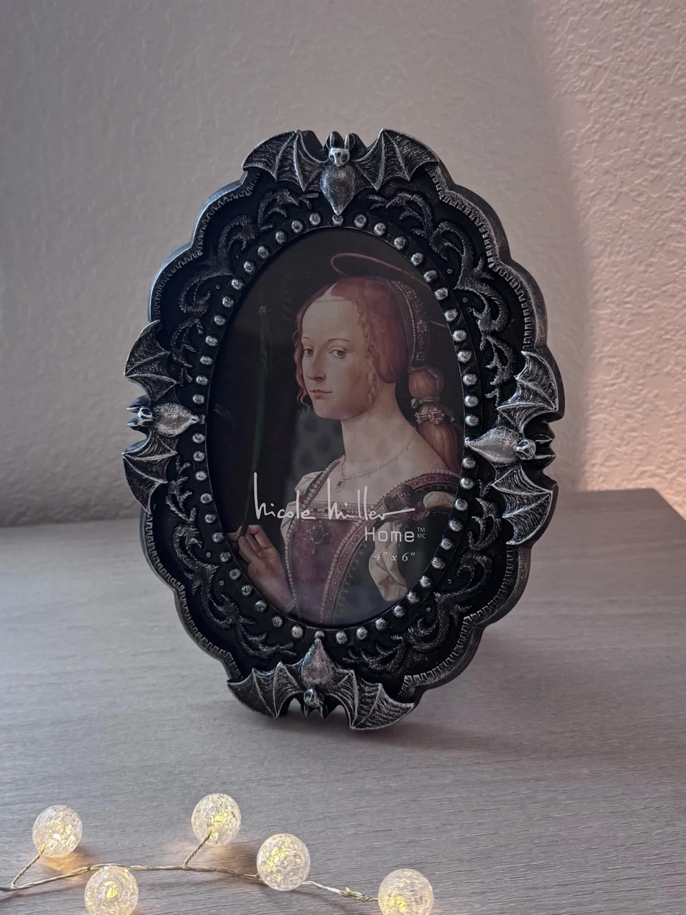 Nicole Miller Black and Silver Gothic Bat Oval Picture Frame - 4x6